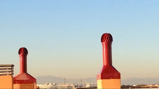 Chimeneas Picos de Europa - Caperuzas giratorias chimeneas shunt extracción en edificio